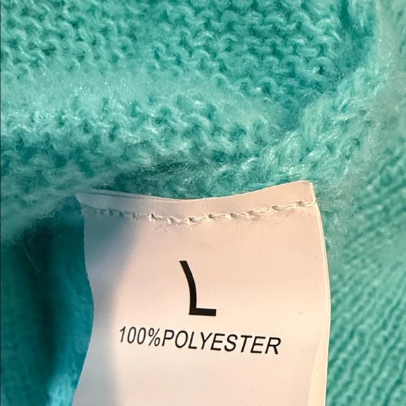 Chic Turquoise Cardigan with Floral Embellishments - Picture 3 of 3